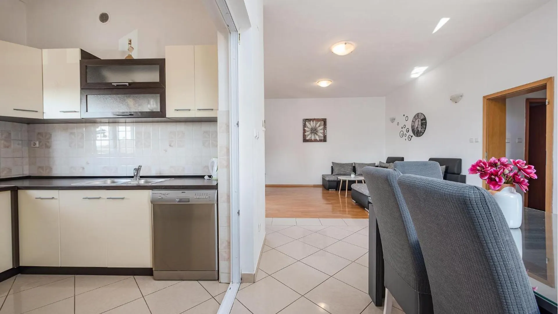 Beautiful Apartment In Maslenica With Kitchen Croatia