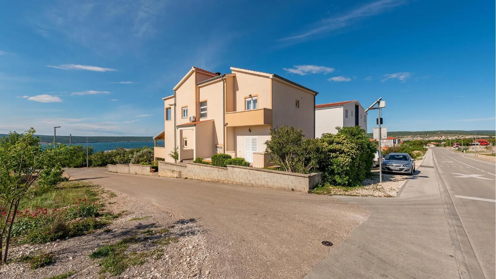 Beautiful Apartment In Maslenica With Kitchen