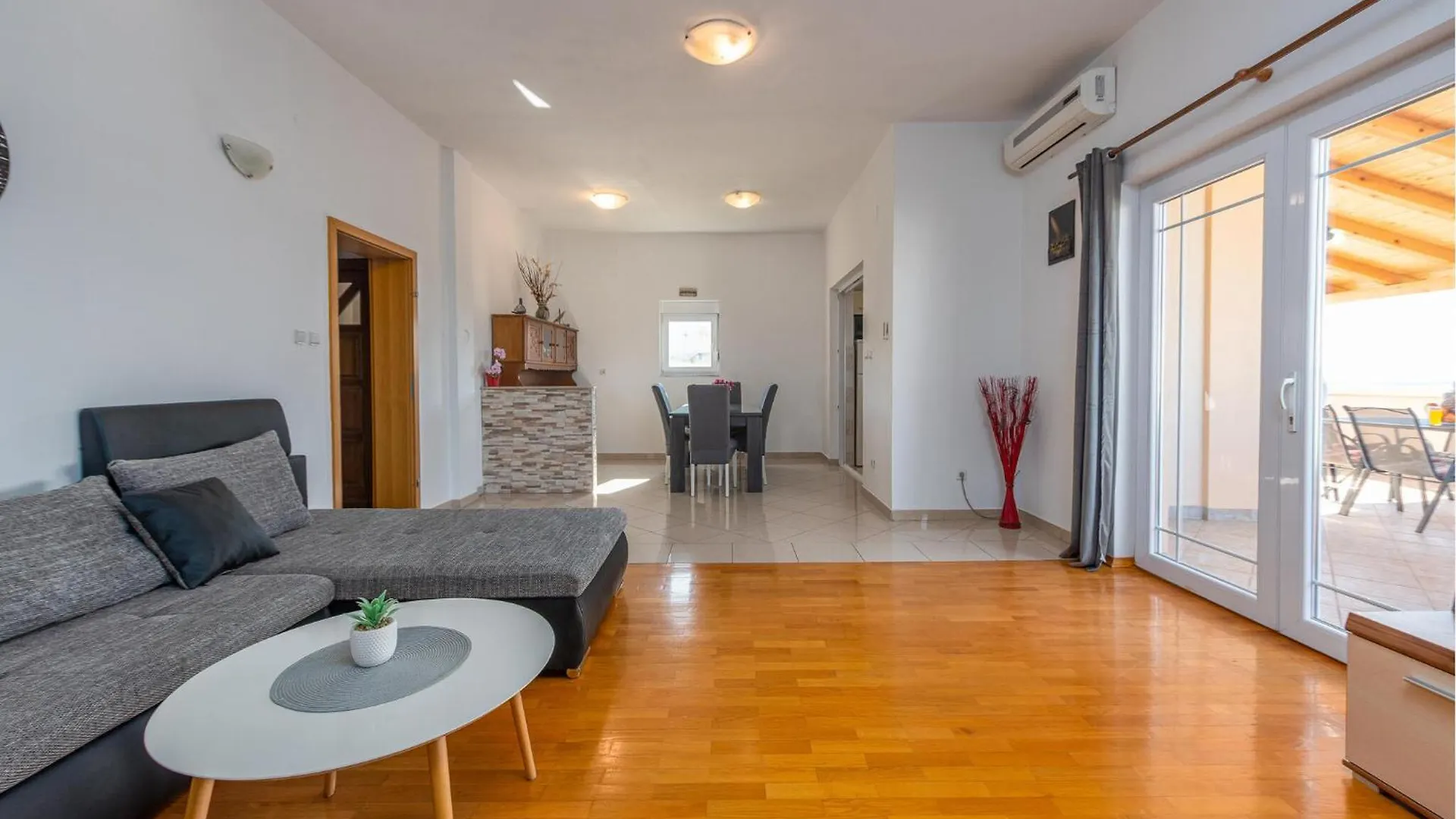 Beautiful Apartment In Maslenica With Kitchen Croatia