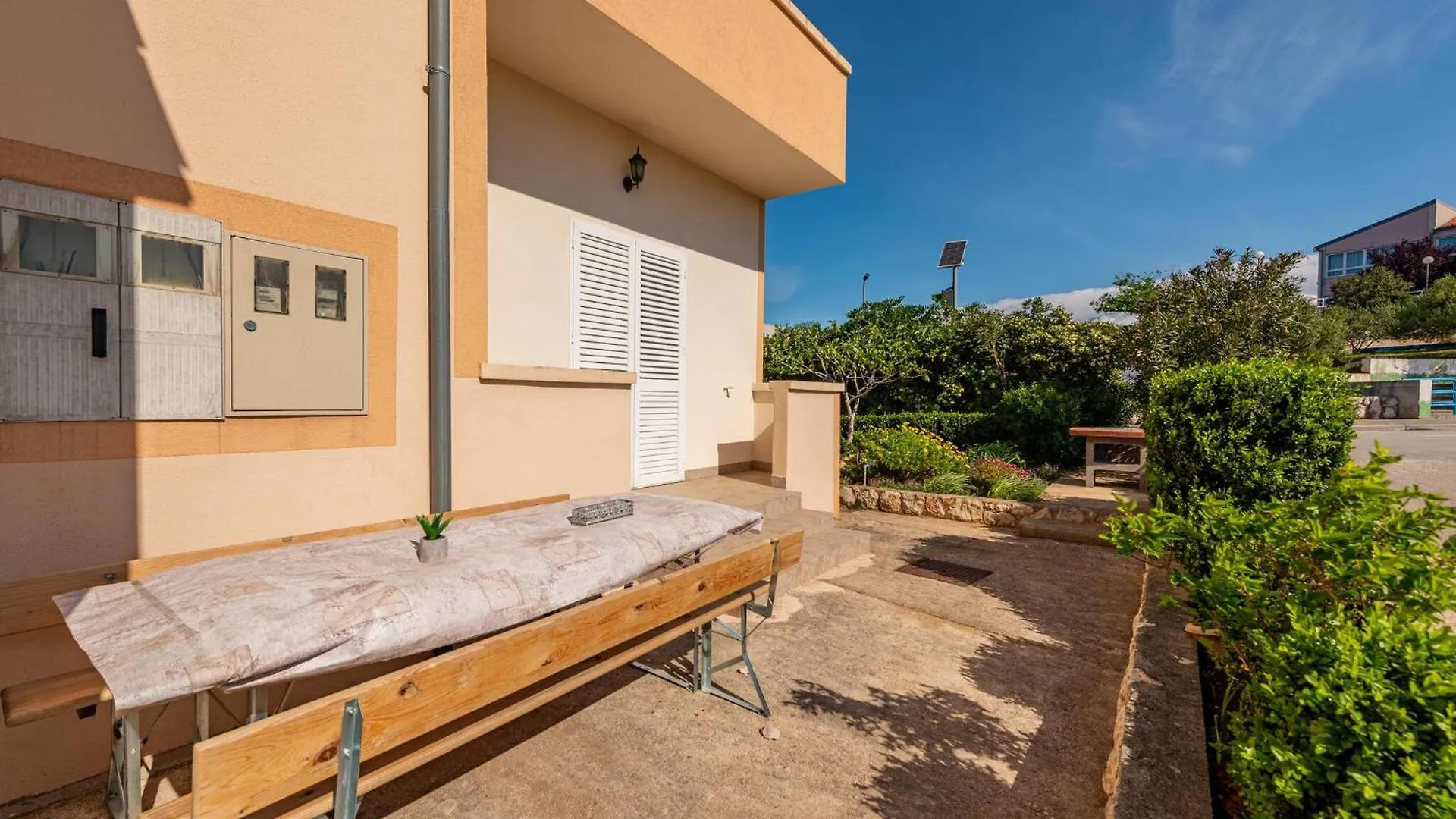Beautiful Apartment In Maslenica With Kitchen