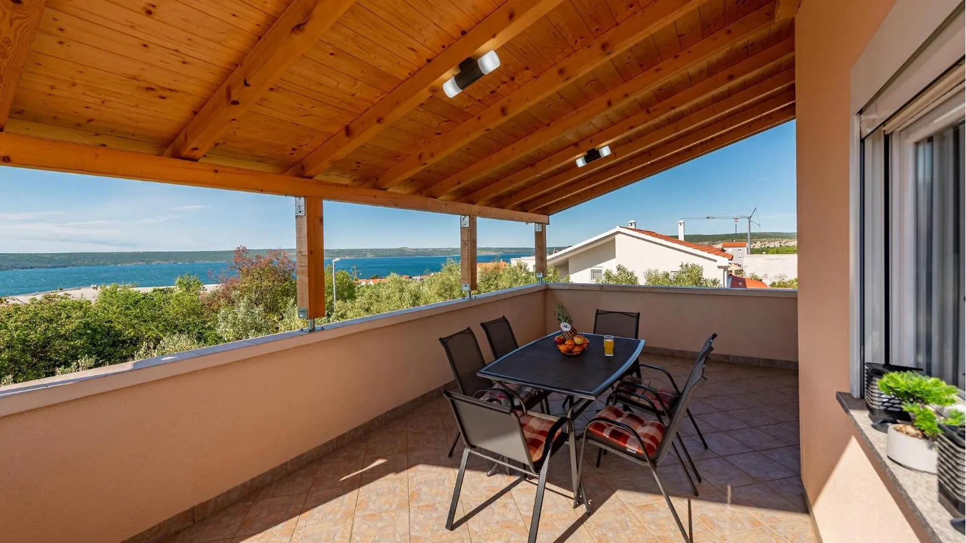 Beautiful Apartment In Maslenica With Kitchen