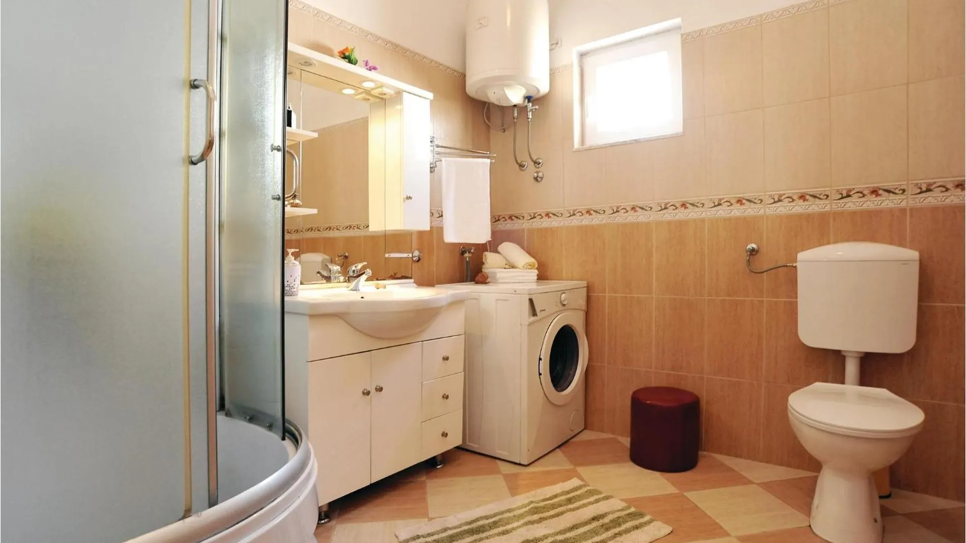 Beautiful Apartment In Maslenica With Kitchen